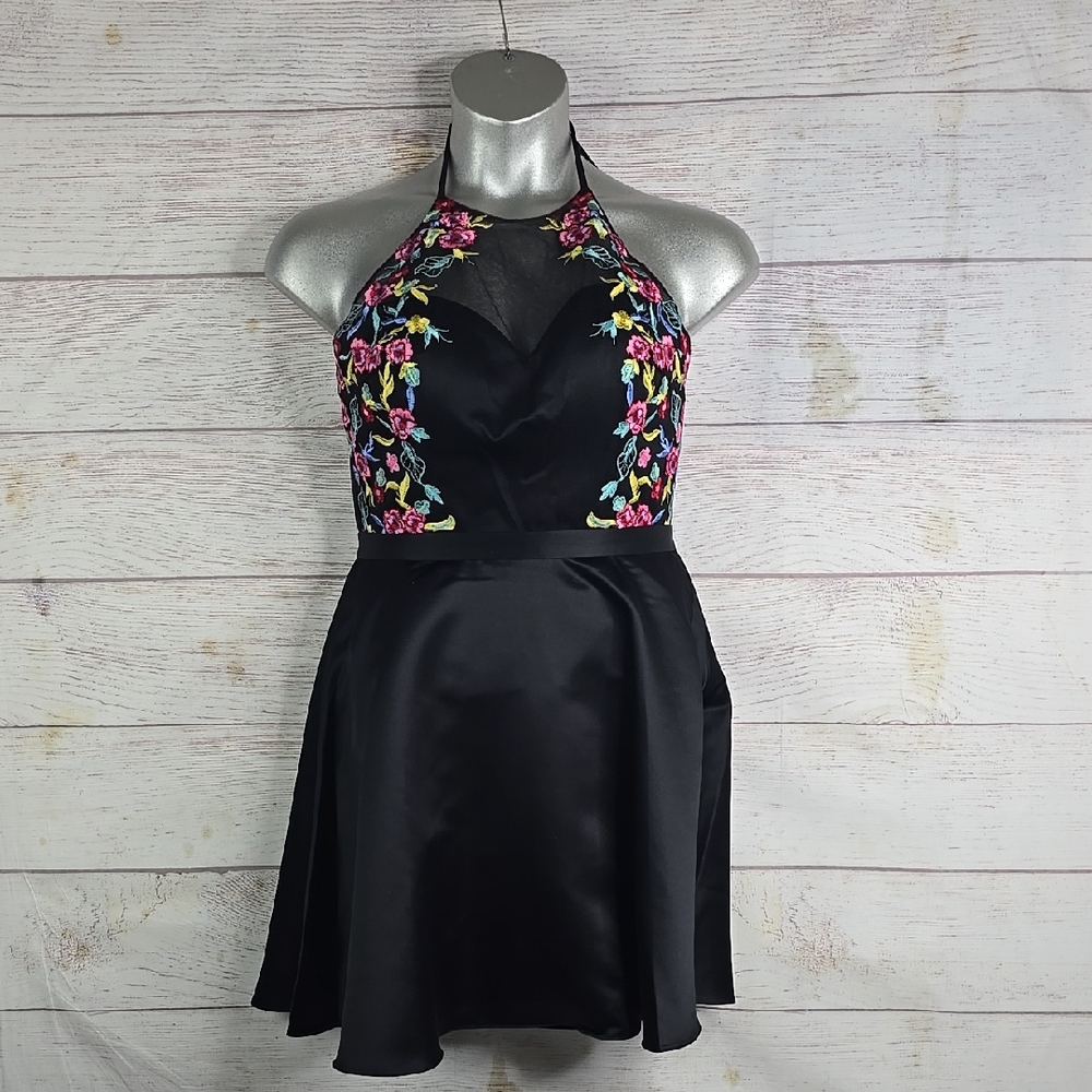 Fiesta Fashion Embroidered Black Formal Dress Sz Large NwT